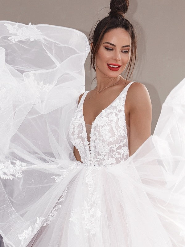 Elegant Princess V-neck Applique Sleeveless Tulle Bra Brush Train Wedding Dress