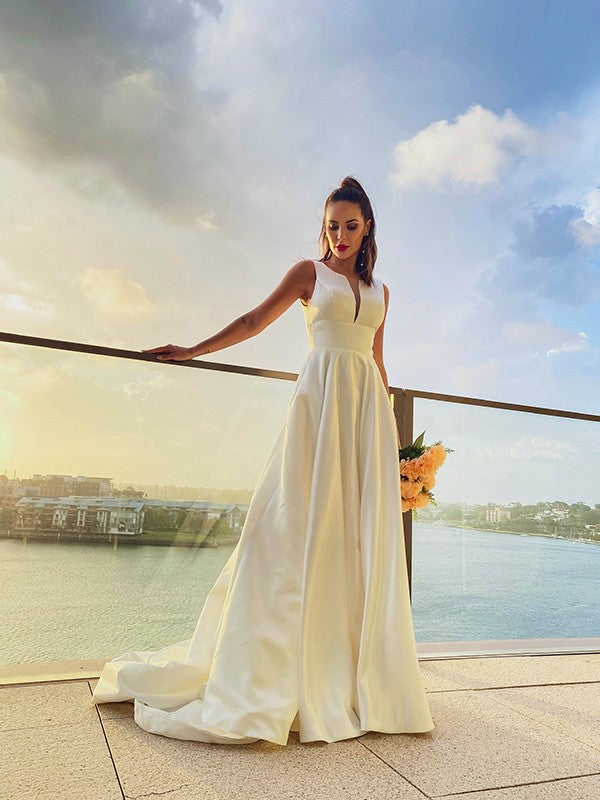 A-line skirt princess satin ruffled edge round top sleeveless strapless wedding dress