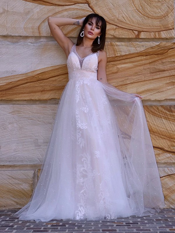 Sweet Princess Lace Applique V-neck Sleeveless Sweeping Collar Brush Train Wedding Dress