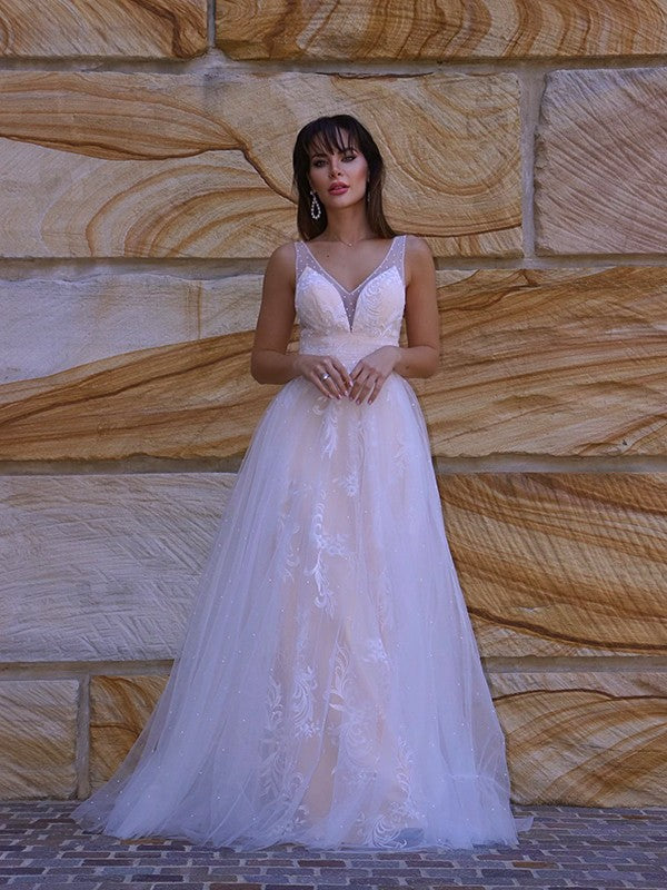 Sweet Princess Lace Applique V-neck Sleeveless Sweeping Collar Brush Train Wedding Dress