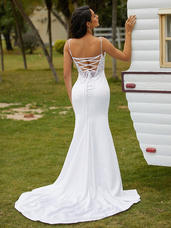 Hollow Pillar Lace V-Neck Sleeveless Palace Tail Wedding Dress