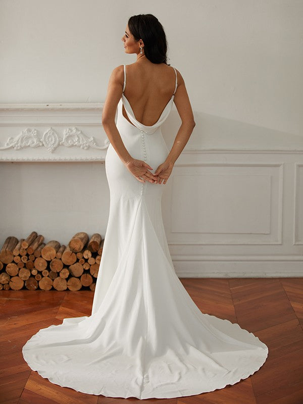 Slim fit straight tube elastic crepe V-neck sleeveless palace tail wedding dress