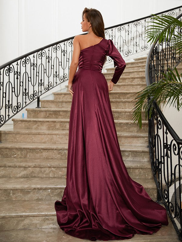 Column shaped elastic woven satin pleated single shoulder long sleeved brush dress