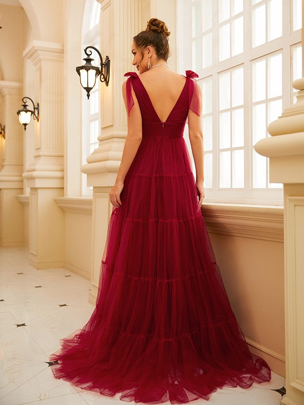 Princess style sheer ruffled V-neck sleeveless large hem dress