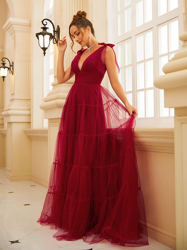 Princess style sheer ruffled V-neck sleeveless large hem dress