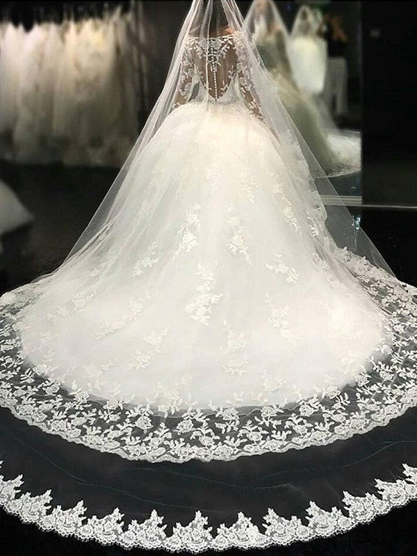 Elegant Long sleeved Lace Cathedral Skirt Sticker Tulle Wedding Dress