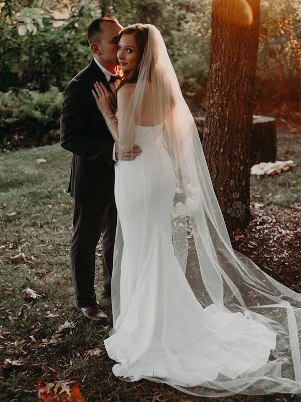 Sweet Sleeveless/Brushed Skirt Wedding Satin Wedding Dress