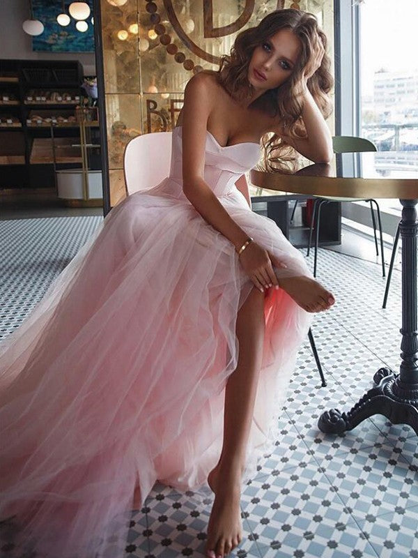 A-line Elegant Princess Heart Shaped Sleeveless Sweeping Tail Fragmented Flower Skirt with Ruffle Edge Tulle Dress