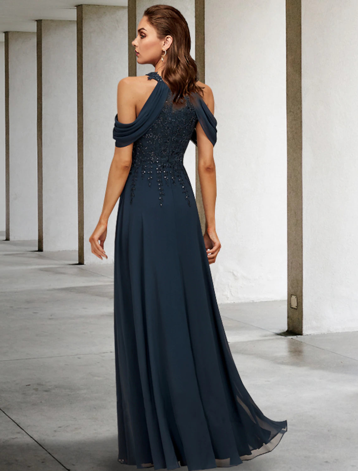 A-shaped Bride Mom Dress Wedding Guests Large Hanging Neck and Floor Length Lace sheer sequin without cuffs sequin