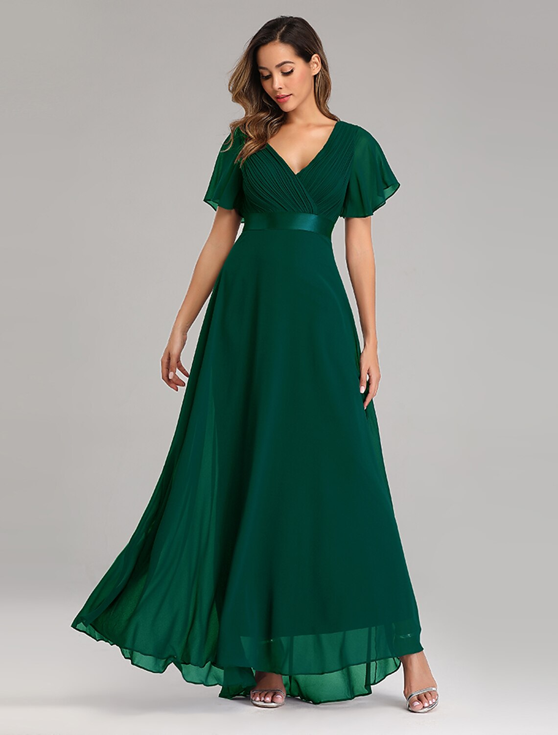 A-shaped ball dress autumn wedding guest dress bridesmaid floor to ceiling long and short sleeved V-neck chiffon V-back strap pleated ruffle edge