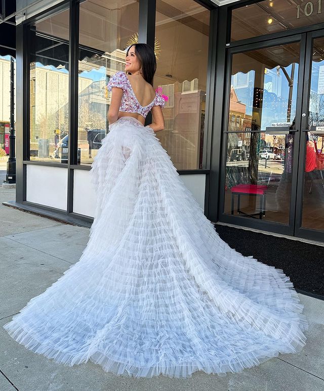 Cute and sweet two-piece square fluffy sleeve layered long ball dress