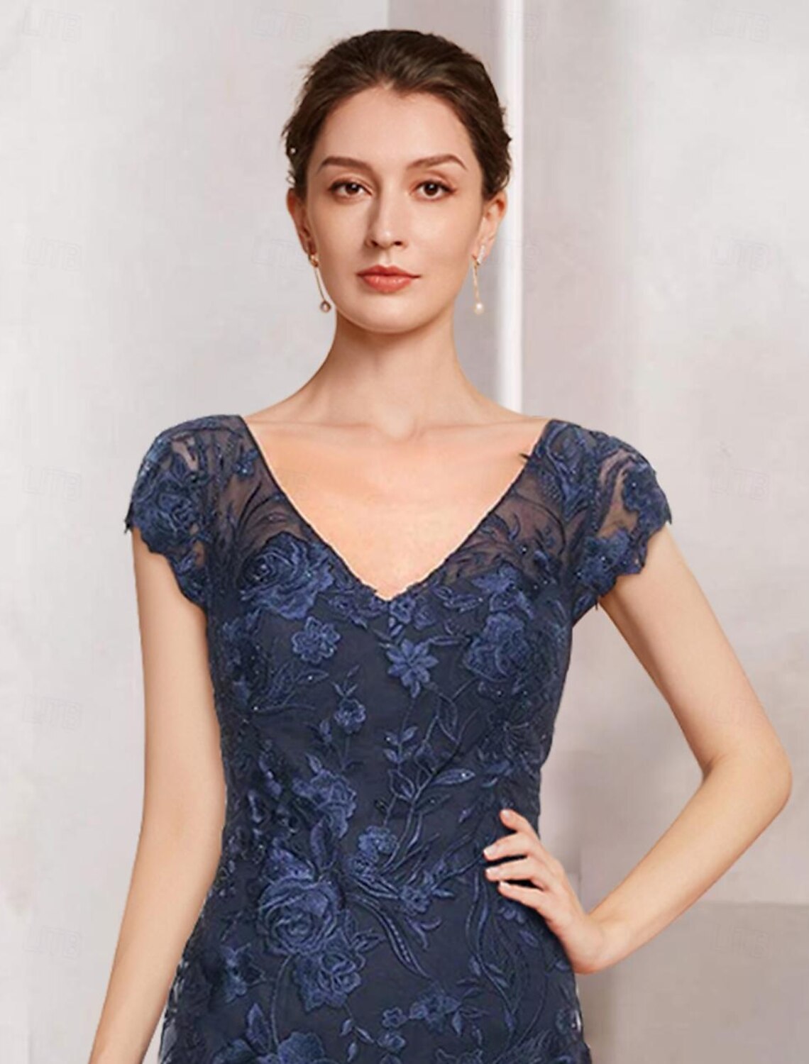 Bride Mom Mermaid Loudspeaker Dress Elegant Black Dress V-neck Floor Chiffon Cap Sleeves Lace Ruffle