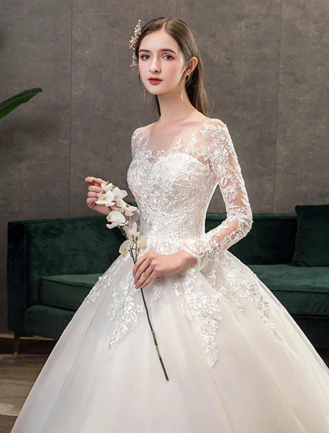 Engagement formal wedding ball dress Phantom collar long sleeved lace bridal dress with pleated stickers