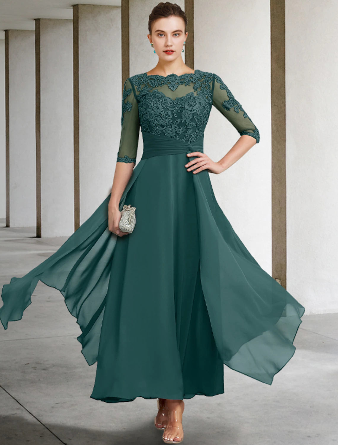 A-shaped Bride Mom Dress Wedding Guests are dignified and atmospheric, with jewelry collar and ankle, chiffon lace half cuffs, pleated beaded decorations, and decals