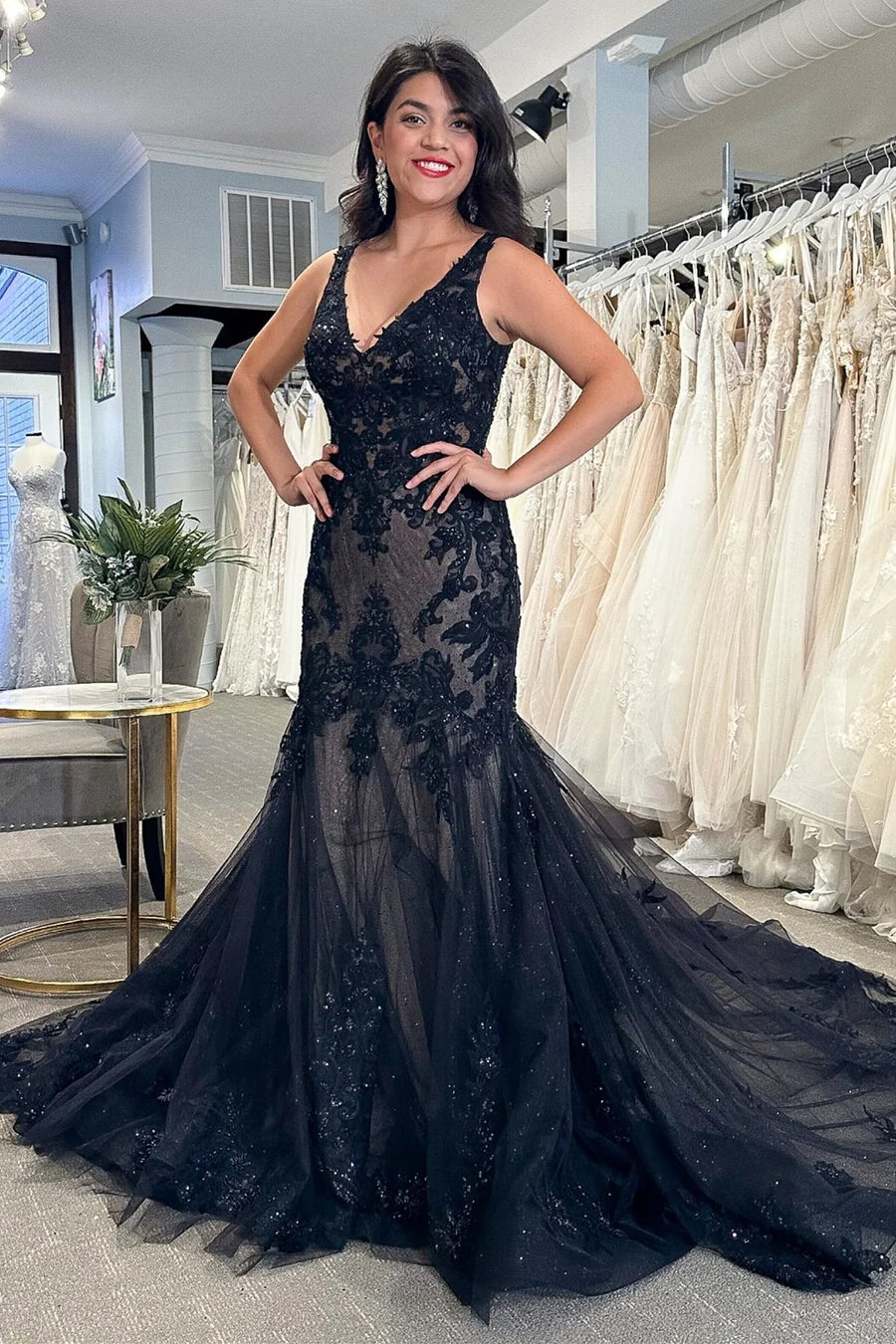 Tulle Appliques V-Neck Trumpet Long Wedding Dress