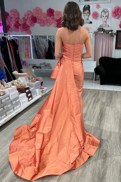 Minimalist Strapless Ruched Maxi Dress with Attached Train ﻿