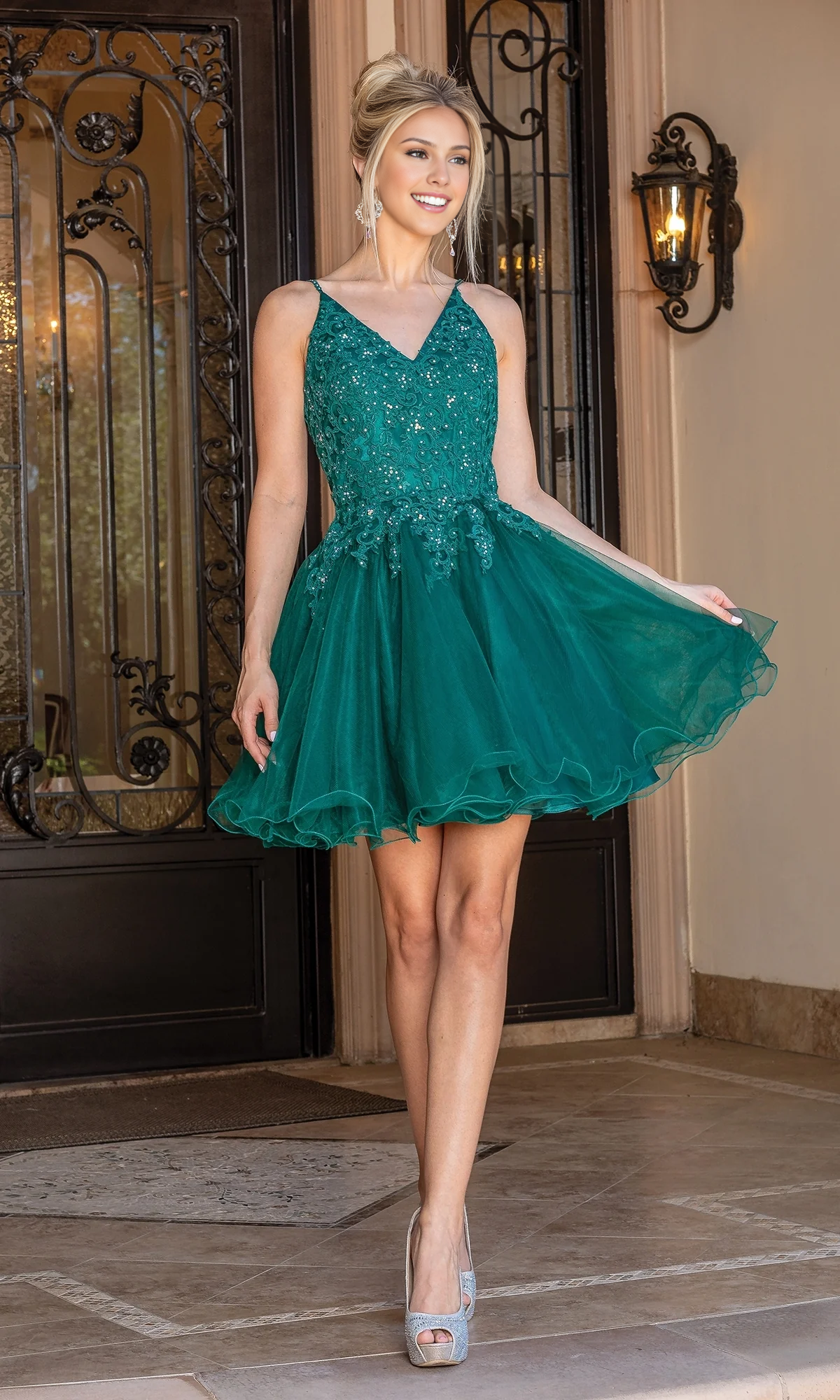 OKBBN short chiffon A-line skirt V-neck tight corset embroidered A-line hanging down to the hem Homecoming Dresses