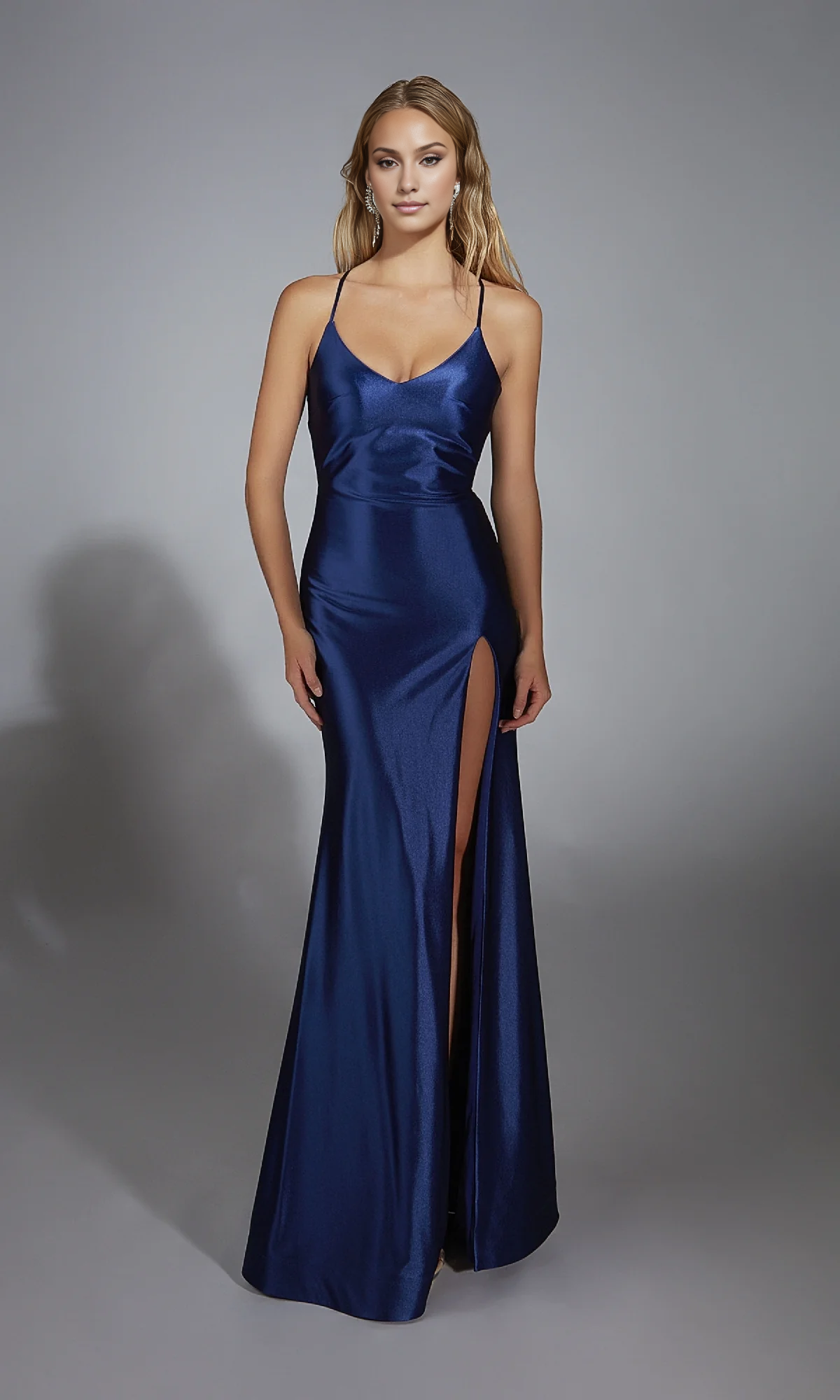 OKBBN's charming long slim fit slim shoulder ball gown