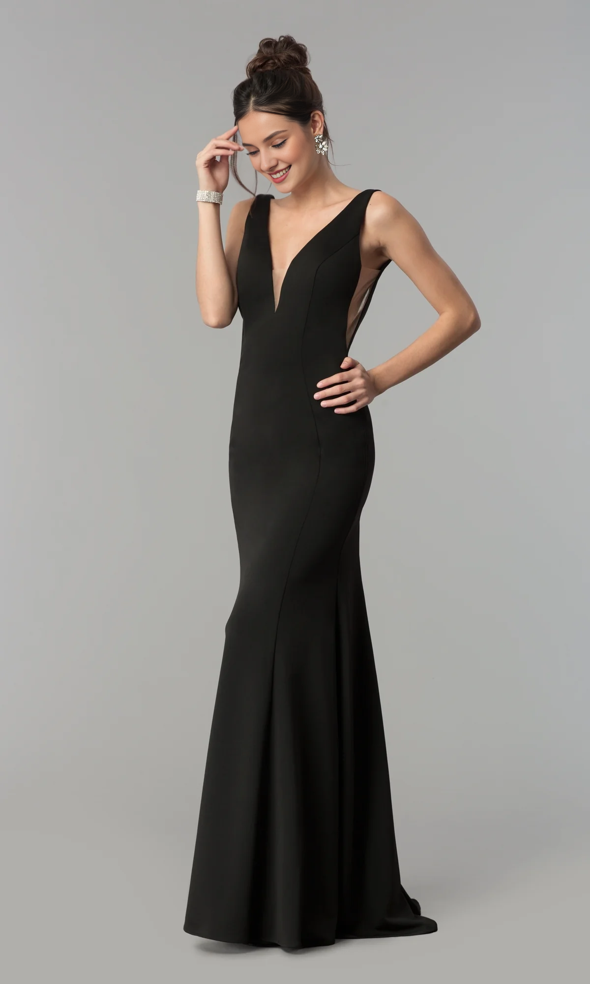 OKBBN's charming sleeveless V-neck long formal ball dress