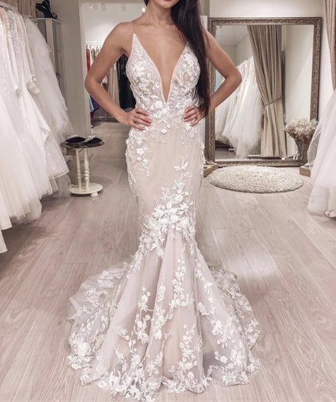 Boho Lace V Neck Mermaid Wedding Dress Open Back