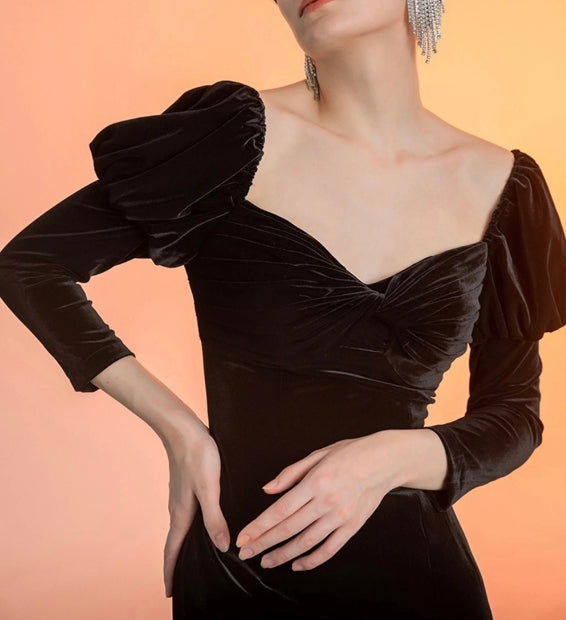Long Sleeves Sweetheart Neckline Sheath Velvet Prom Dress Thigh Slit
