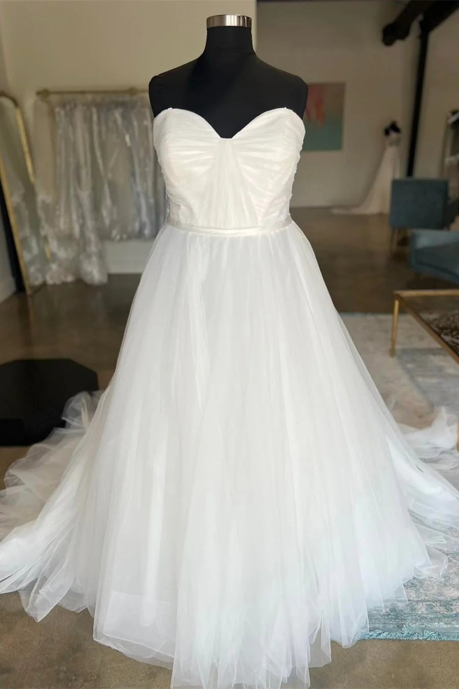 Sweetheart A-Line Tulle Long Wedding Dress