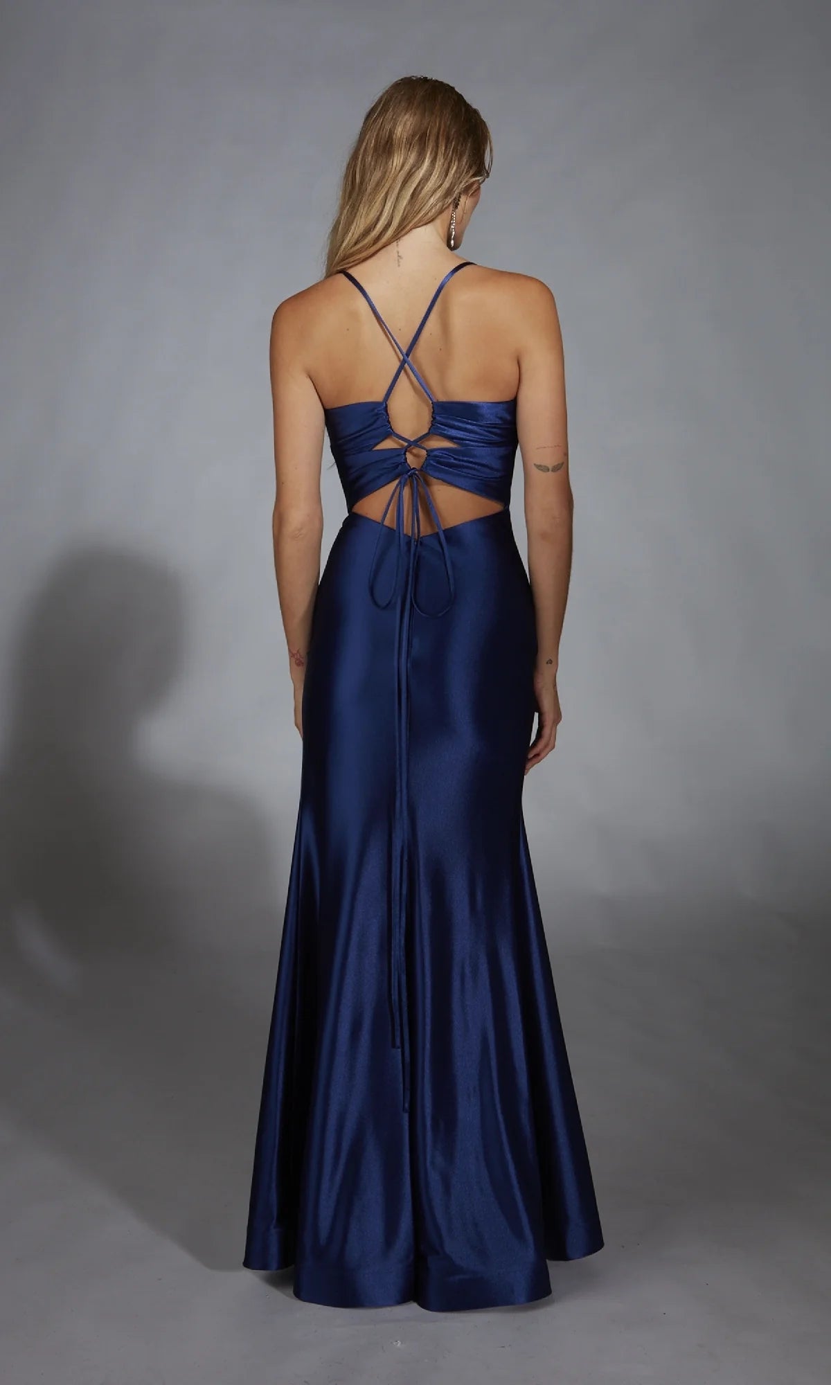 OKBBN's charming long slim fit slim shoulder ball gown