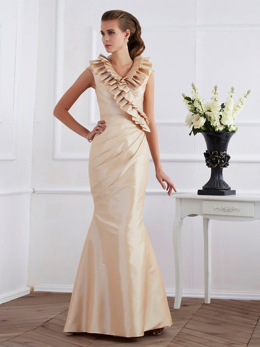 Sleeved cylindrical elegant V-neck short sleeved ruffled taffeta long bridal gown