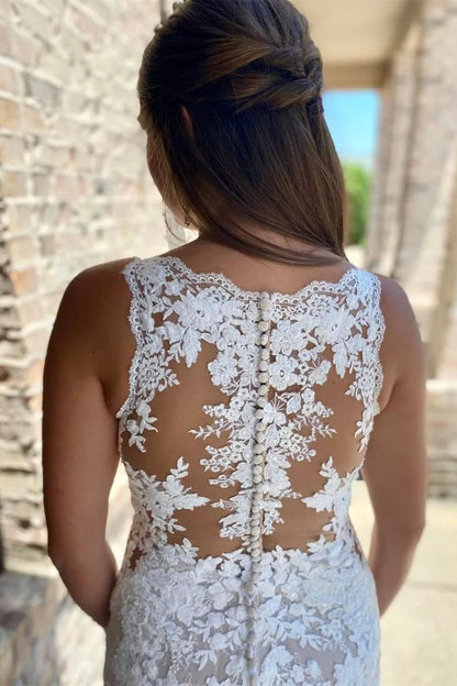 Off-White Lace V-Neck Mermaid Long Wedding Dress