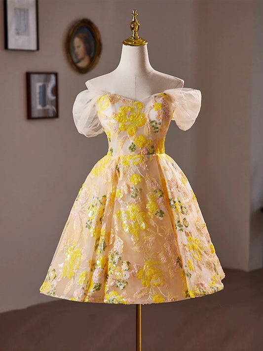 A-Line Off Shoulder Tulle Lace Short Yellow Homecoming Dress