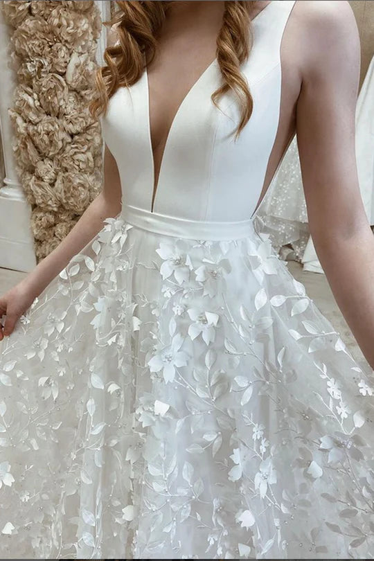 V-Neck Sleeveless 3D Flowers Backless Wedding Dress