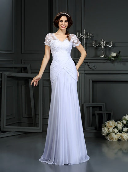 Sheath cylindrical V-neck lace short sleeved long chiffon wedding dress