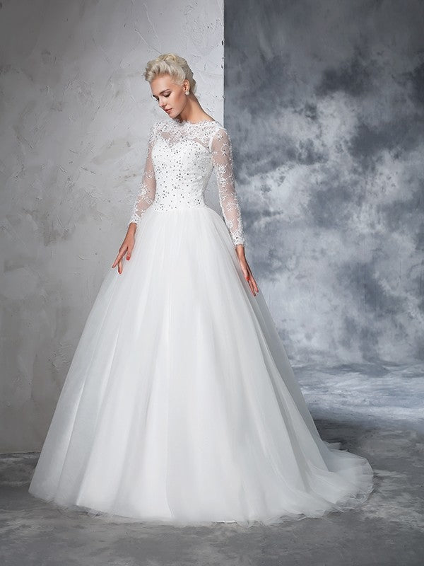 Beautiful and elegant lace long sleeved wedding dress