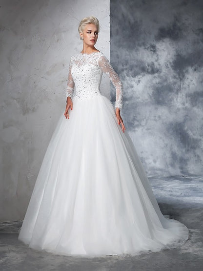 Beautiful and elegant lace long sleeved wedding dress