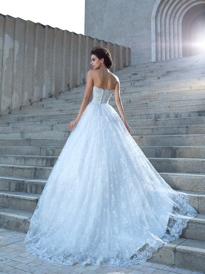 Elegant lace sleeveless long ground length formal wedding dress