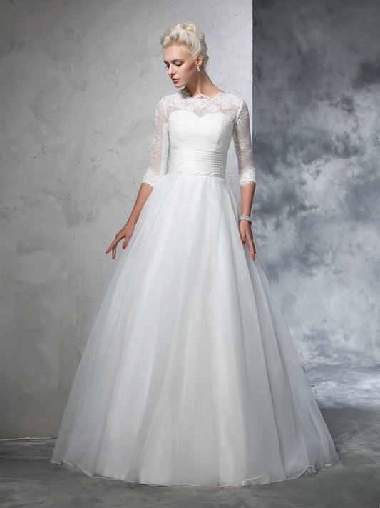 Elegant lace lace lace short sleeved bride's wedding dress