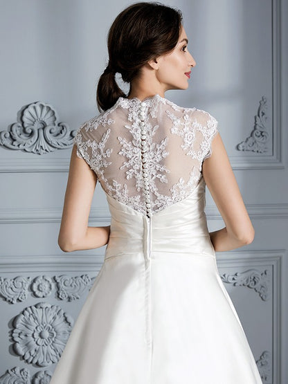 Sexy V-neck sleeveless palace skirt satin formal wedding dress