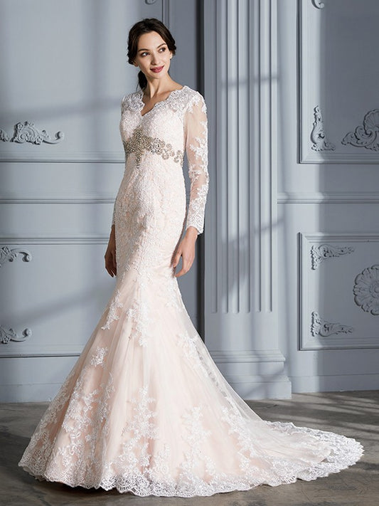 Slim fit mermaid V-neck beaded long sleeved strapless tulle wedding dress