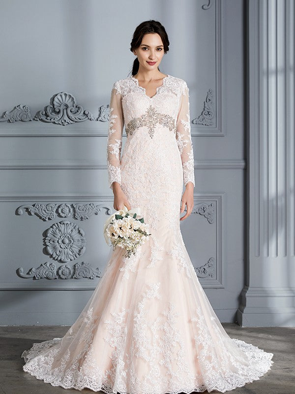 Slim fit mermaid V-neck beaded long sleeved strapless tulle wedding dress
