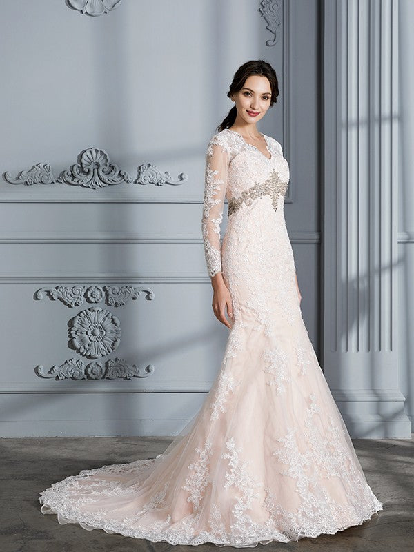 Slim fit mermaid V-neck beaded long sleeved strapless tulle wedding dress