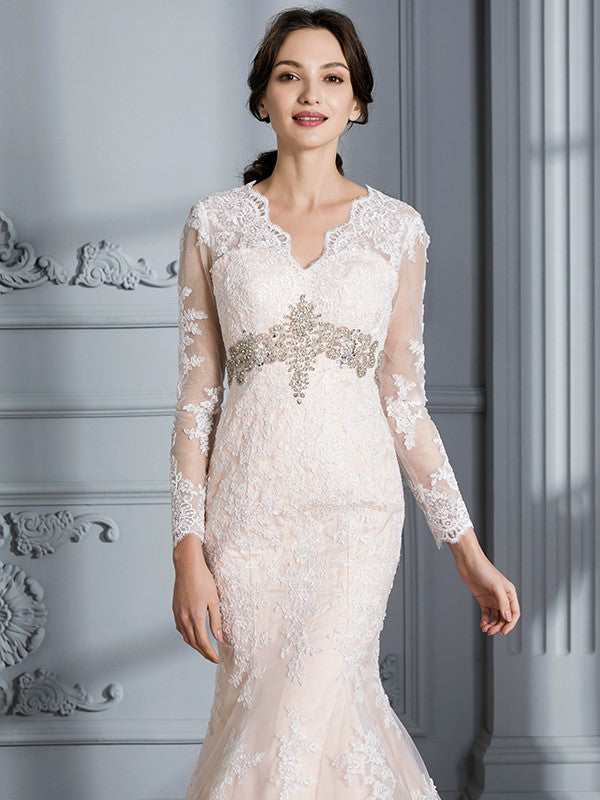 Slim fit mermaid V-neck beaded long sleeved strapless tulle wedding dress