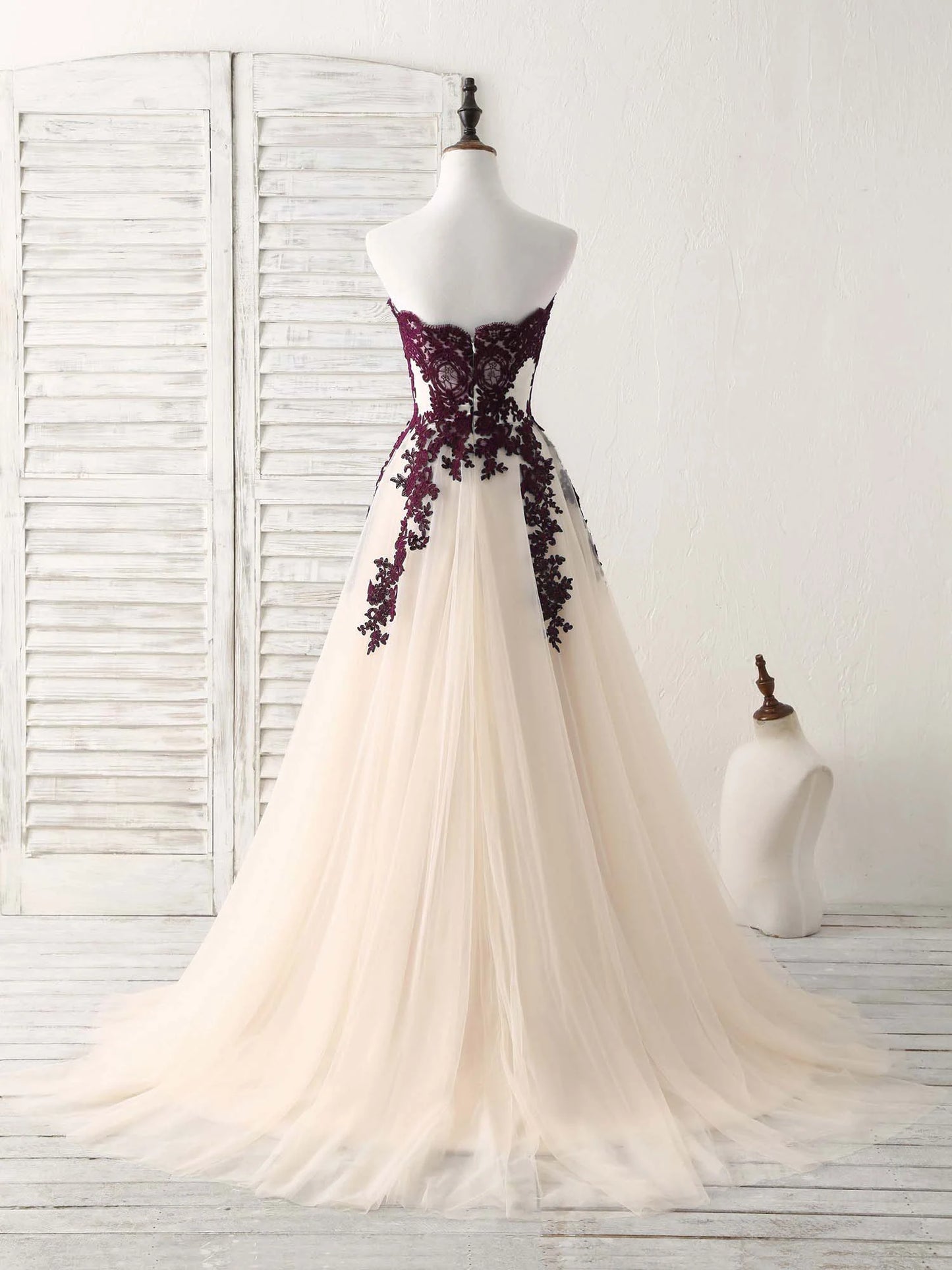 A-Line Sweetheart Tulle Lace Applique Burgundy Long Bridesmaid Dress