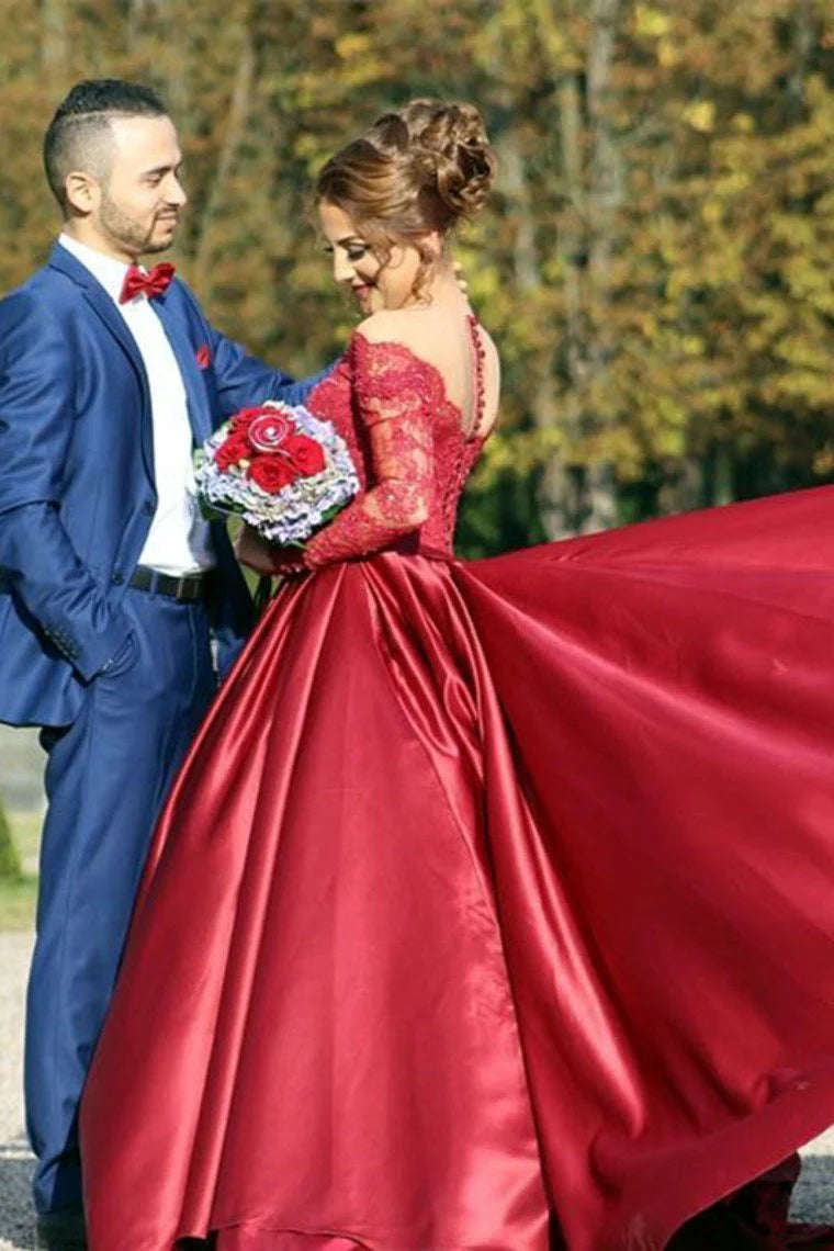A-shaped hollow ball dress with satin decal and palace style skirt