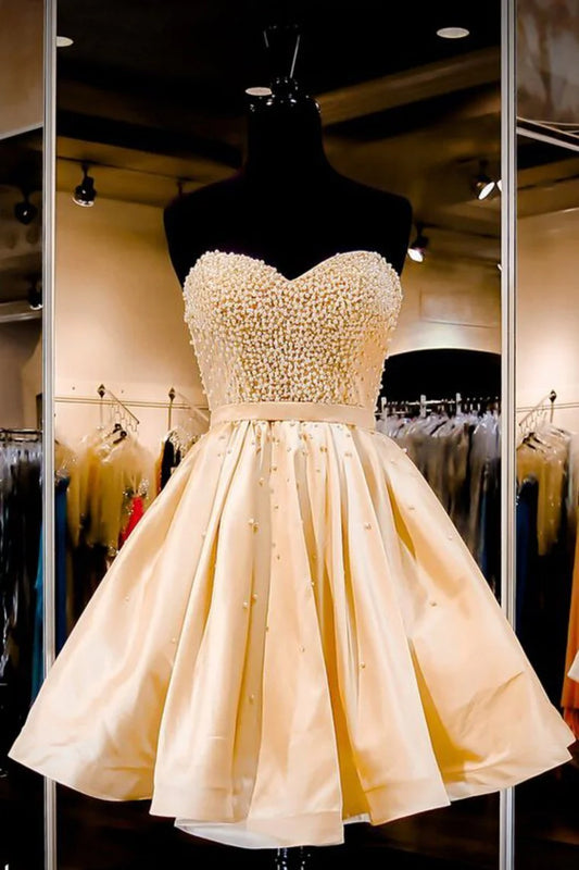 A-line Sweet Beaded Chest Satin Mini Homecoming Dress