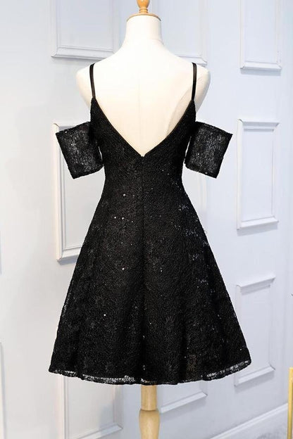 A-line Lace Sweet Off Shoulder Italian Noodle Strap V-shaped Homecoming Party Dress