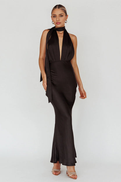 Absolutely stunning deep V-neck backless low back strap with adjustable side zipper bridesmaid dress