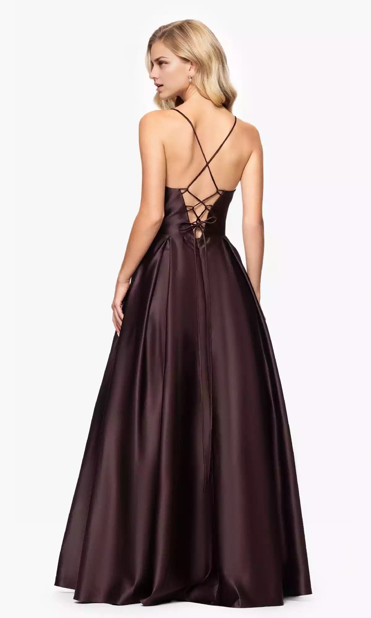 A charming long A-line sweetheart neckline with waist cinching and pleats, showcasing an elegant temperament Prom Dresses