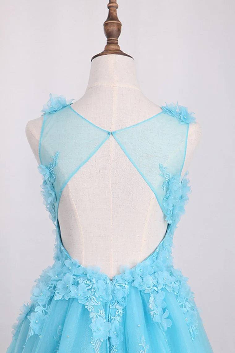 Tulle elegant beautiful hand-crafted applique skirt hemline couture gown