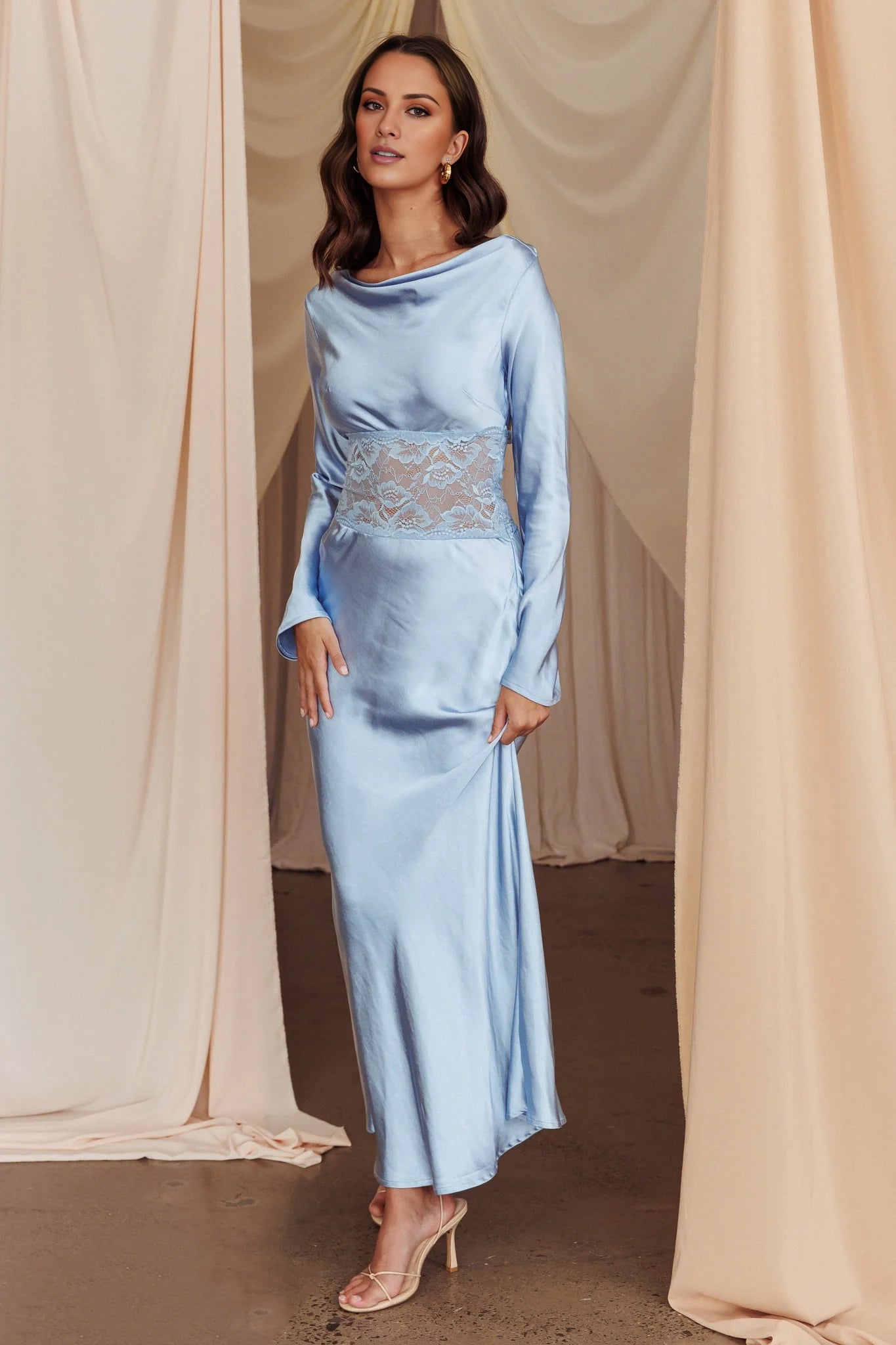 Beautiful unlined lace waist with zipper bridesmaid dress on the side