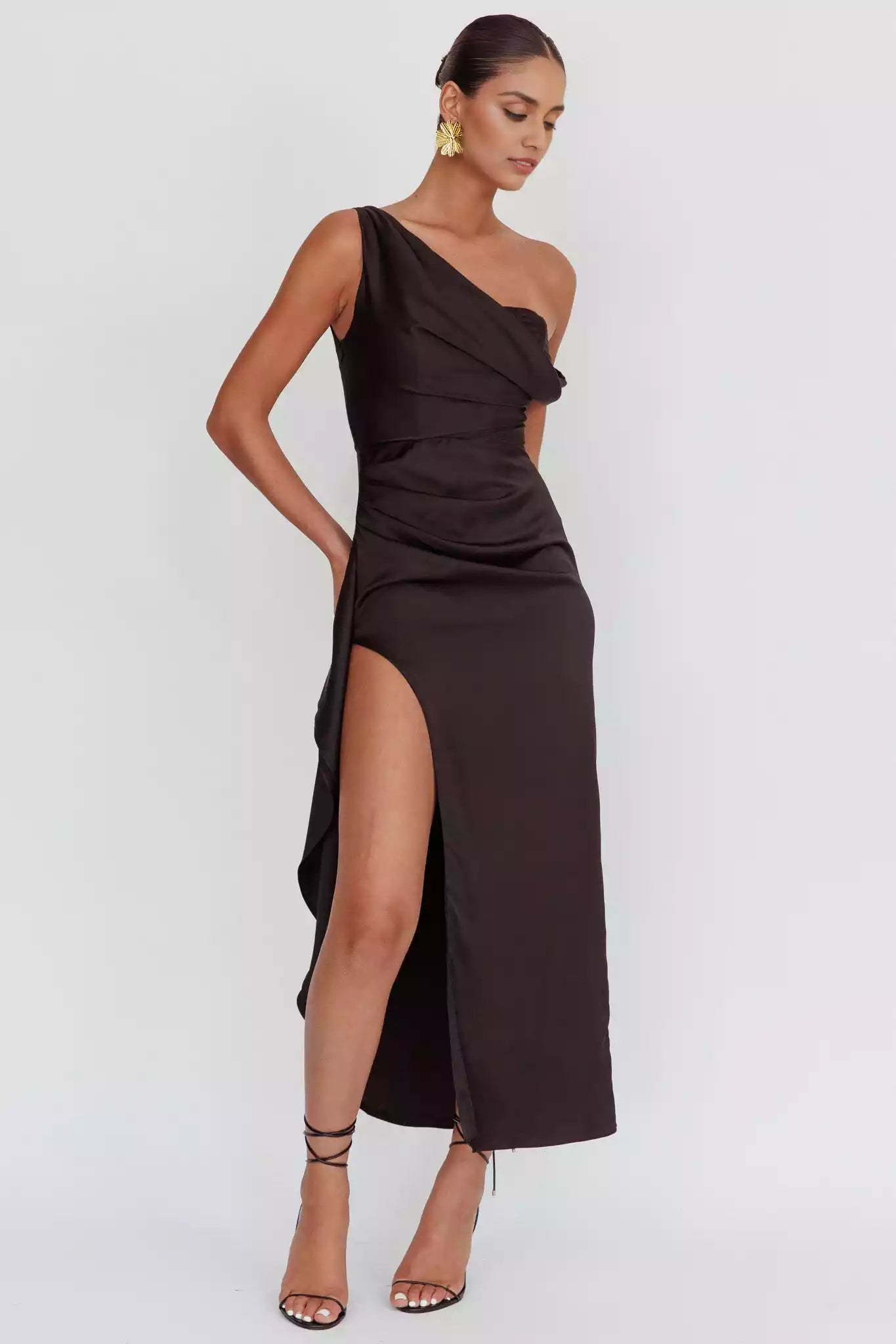 Charm and exquisite satin, ultra long shoulder exposed front leg slit, invisible back zipper Prom Dresses